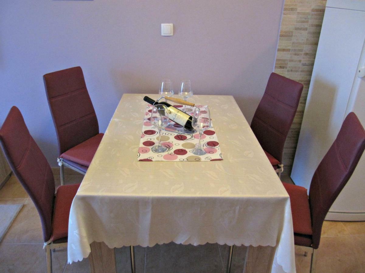 Idea Podstrana Apartment Luaran gambar