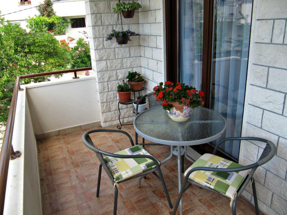 Idea Podstrana Apartment Luaran gambar