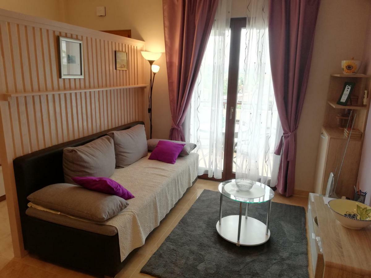 Idea Podstrana Apartment Luaran gambar